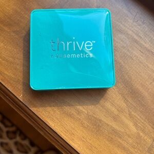 Thrive Causemetics Vibrant Teal Case